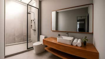 Cabin, Lake View | Bathroom | Shower, free toiletries, hair dryer, towels
