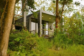 デスク、ノートパソコン用作業スペース、アイロン / アイロン台、WiFi (無料)