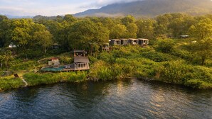 Pemandangan tasik