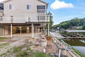 Exterior - 5br, 3bath Lakefront Retreat w/dock and grill (Edwards)