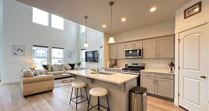 Lehi Retreat:Silicon Slopes/Thanksgiving Pt: Swimming Pool,Fully Stocked Kitchen