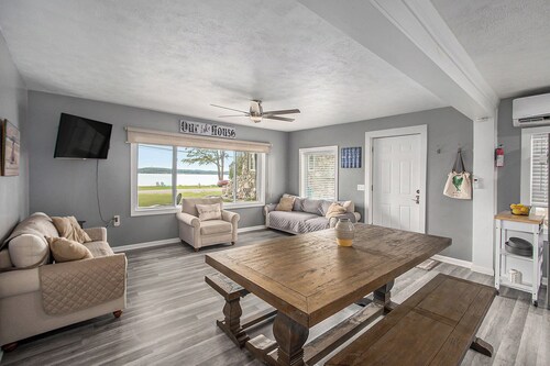 Little Stone Cottage in Onekama