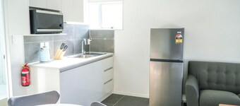 Newly renovated two-bedroom unit in Central Taupō - Pet-Friendly & Free Parking