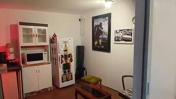 Chambre Double Standard, vue ville | Cuisine privée | Mini réfrigérateur, micro-ondes, lave-vaisselle