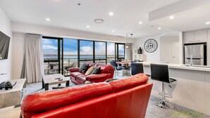 Unclassified image, 5 of 49, button - Water Views, Pool & Parking 2-Bed CBD (Auckland)