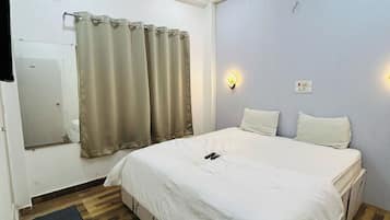Habitación doble Deluxe | Ropa de cama hipoalergénica, escritorio y wifi gratis