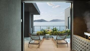 In-room safe, desk, free WiFi