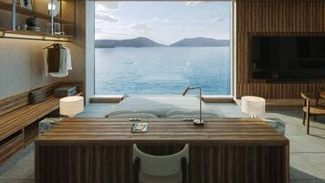 In-room safe, desk, free WiFi