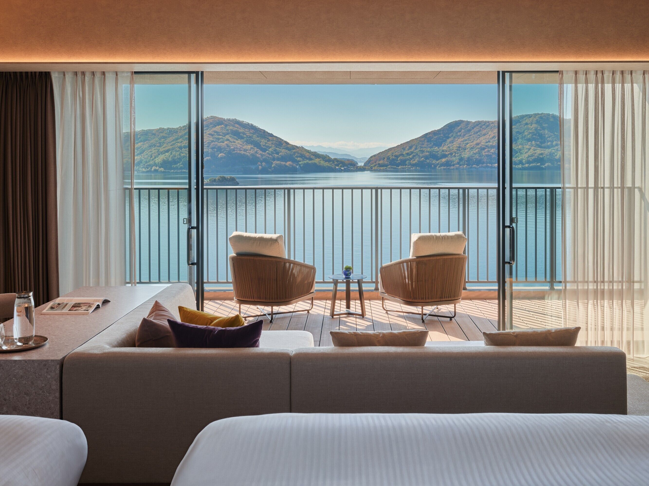 Superior Twin Room, East Wing, Non Smoking | In-room safe, desk, free WiFi, bed sheets