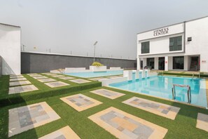 Piscine extérieure