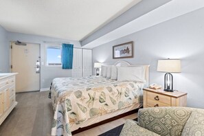 1 bedroom, desk, iron/ironing board, WiFi