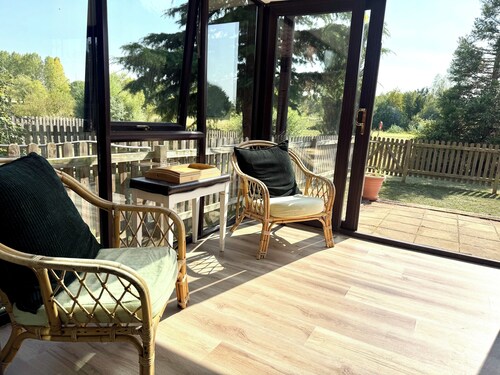 Your peaceful home away from home - Harry's Lakeside hideout.