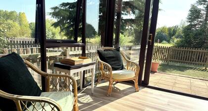 Your peaceful home away from home - Harry's Lakeside hideout.