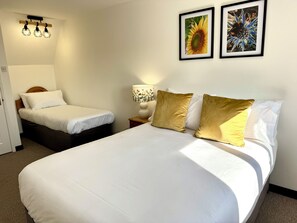 2 bedrooms, iron/ironing board, WiFi, bed sheets