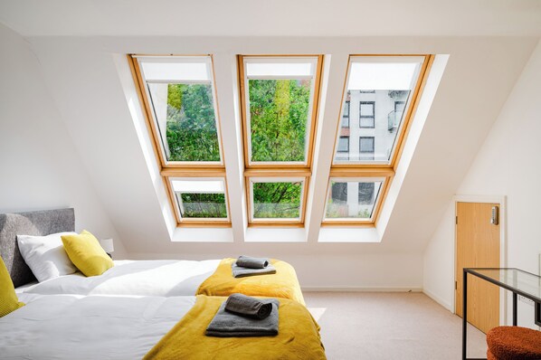 4 bedrooms, desk, iron/ironing board, free WiFi