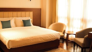 In-room safe, desk, laptop workspace, blackout curtains