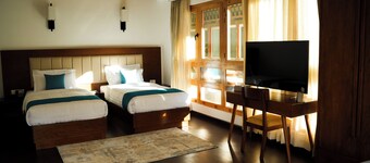 The 33rd Executive Suites