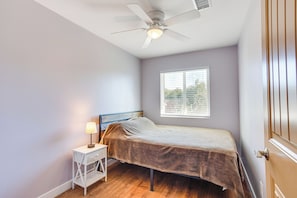 7 bedrooms, iron/ironing board, WiFi, bed sheets
