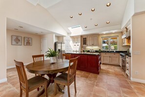Dining - The Goleta Orchard House | The Chosen Collection (Goleta)