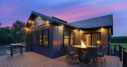 The Oakdale Retreat with Pickleball Court