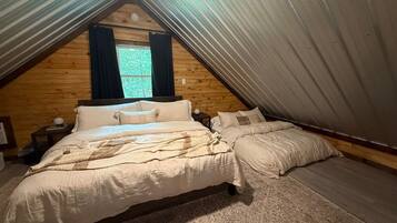 Travel crib, WiFi, bed sheets
