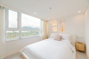 Appartement Duplex Classique | Décoration personnalisée, fer et planche à repasser, Wi-Fi gratuit