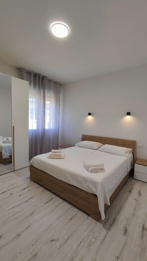 2 bedrooms, WiFi, bed sheets