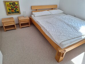 2 soverom og sengetøy