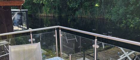 تناول الطعام بالخارج