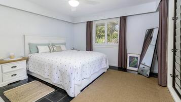 1 slaapkamer, een strijkplank/strijkijzer, gratis wifi, beddengoed