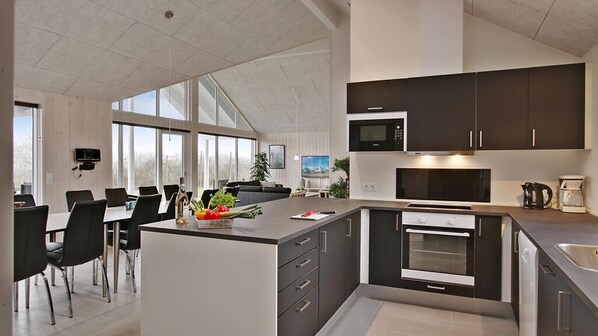 Fridge, oven, stovetop, coffee/tea maker - VillaVilla 709 - Olpenitz, Deutschland (Kappeln)