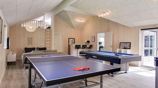 غرفة الألعاب