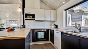 Fridge, dishwasher, coffee/tea maker, electric kettle