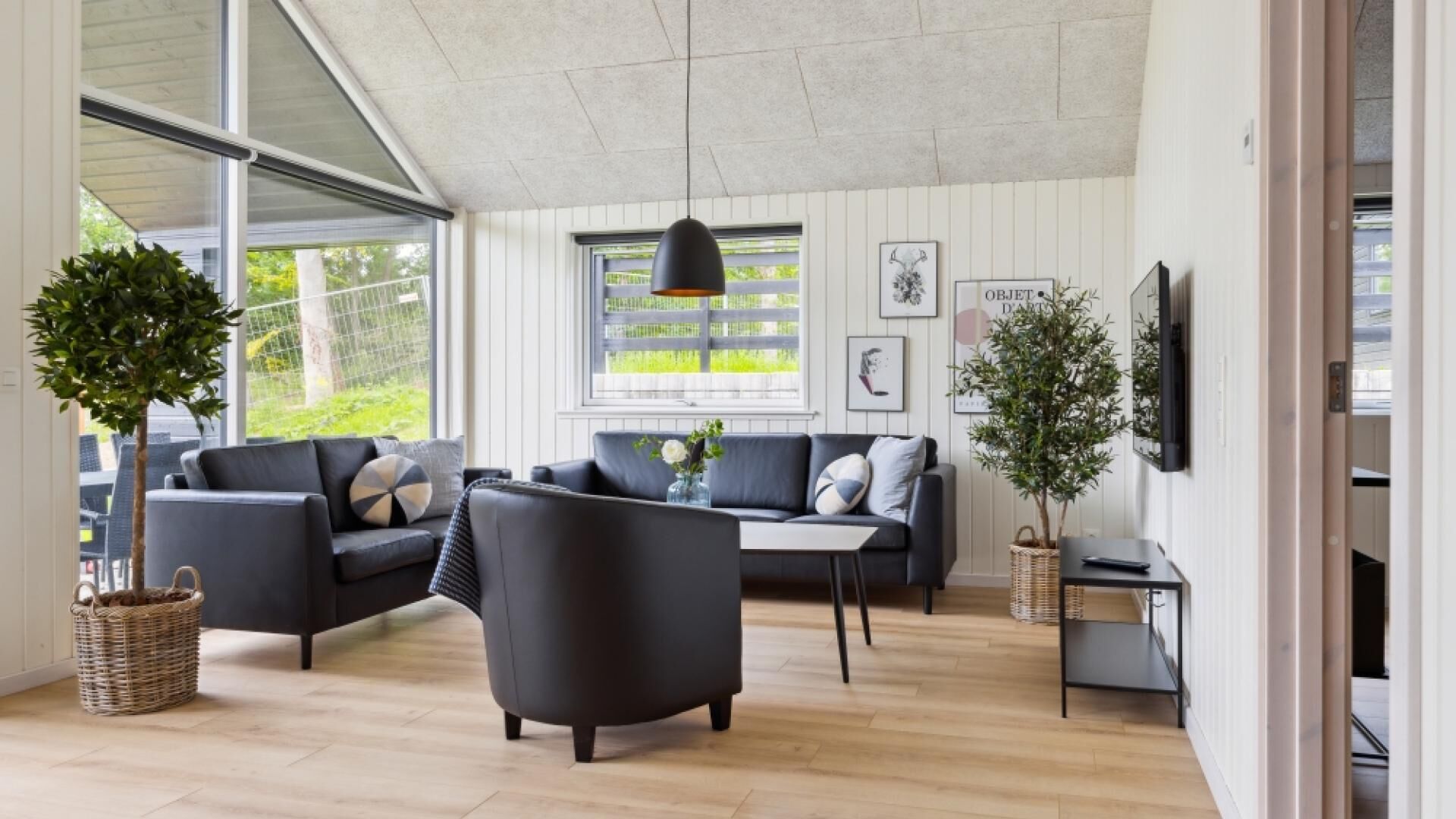 足球機、乒乓球設施