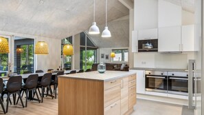 Fridge, oven, stovetop, coffee/tea maker