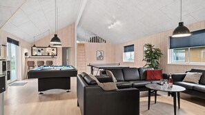 Foyer, table de baby-foot, table de ping-pong