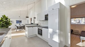 Fridge, oven, stovetop, coffee/tea maker