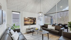 TV, fotballspill og bordtennis