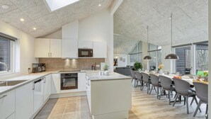 Kaffetrakter/tekoker, kjøleskap, mikrobølgeovn og ovn