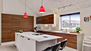 Fridge, oven, stovetop, coffee/tea maker