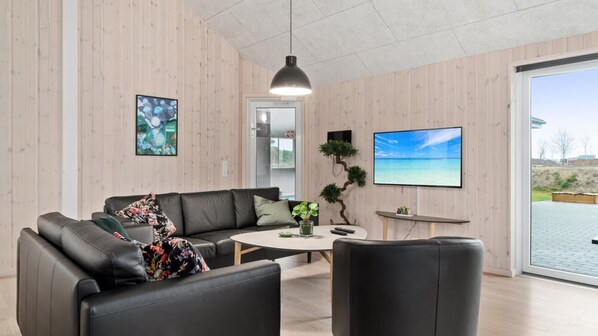 Fireplace, table football, ping pong