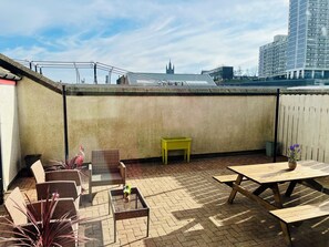 Outdoor dining - Central & Modern - Private Terrace - Dog Friendly (Aberdeen)