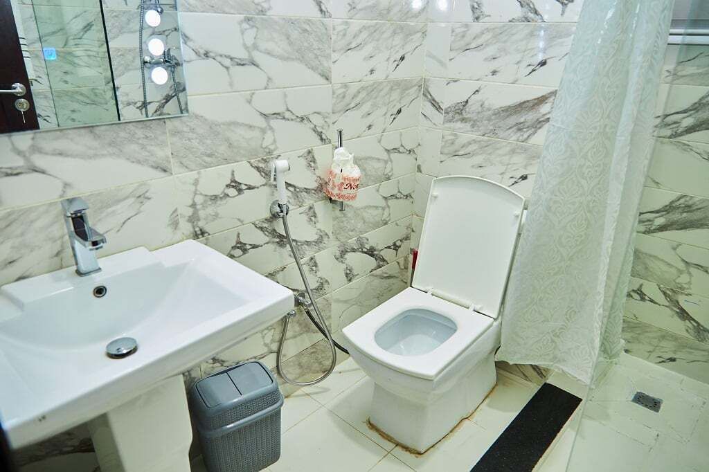 Perhehuoneisto, parveke, kaupunkinäköala | Kylpyhuone | Ilmaiset hygieniatuotteet, hiustenkuivaaja, pyyhkeet, saippua