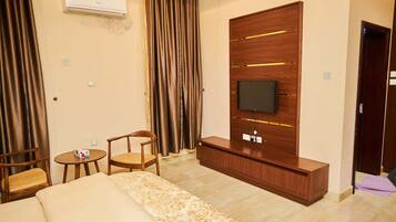 Family Apartment, Balcony, City View | Desk, laptop workspace, blackout curtains, soundproofing