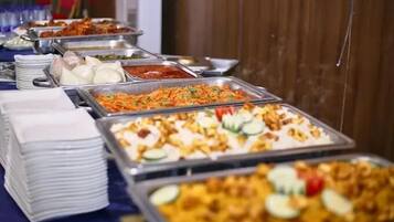 Ilmainen päivittäinen mannermainen aamiainen