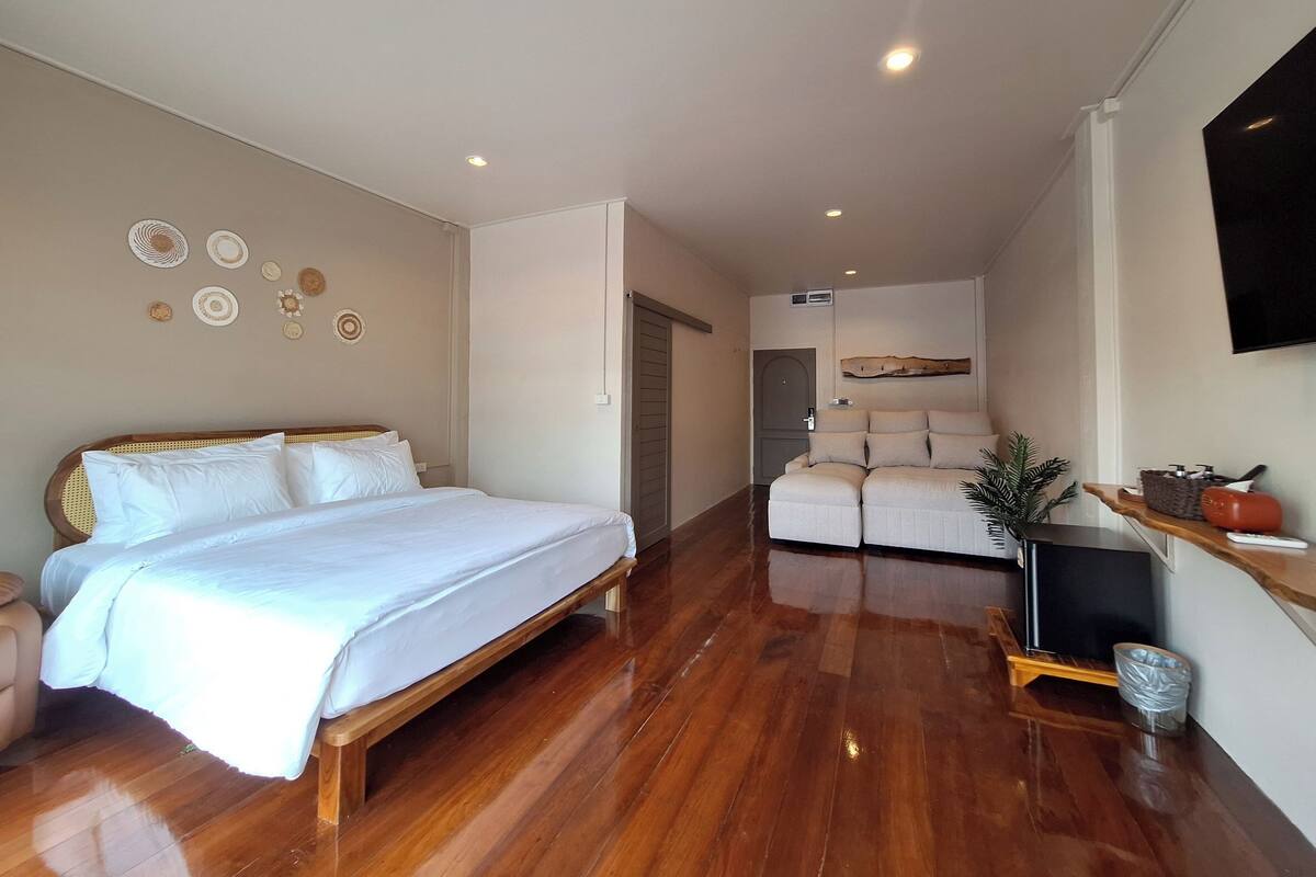 Deluxe Room, City View | Free WiFi