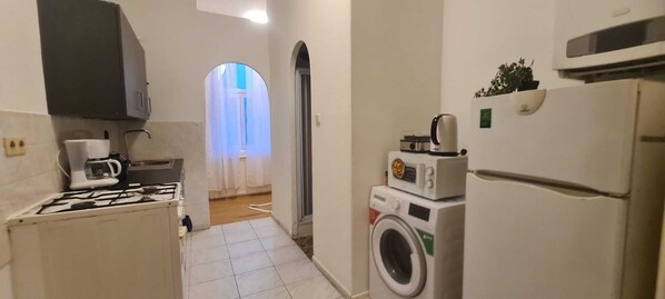 Exterior - Cozy 2BR Apt Prime Vienna Longstays (Vienna)