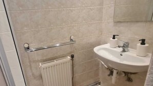Kamar mandi bersama