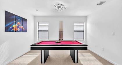 Royal Palm Gateway - Spacious Family Retreat 4/2