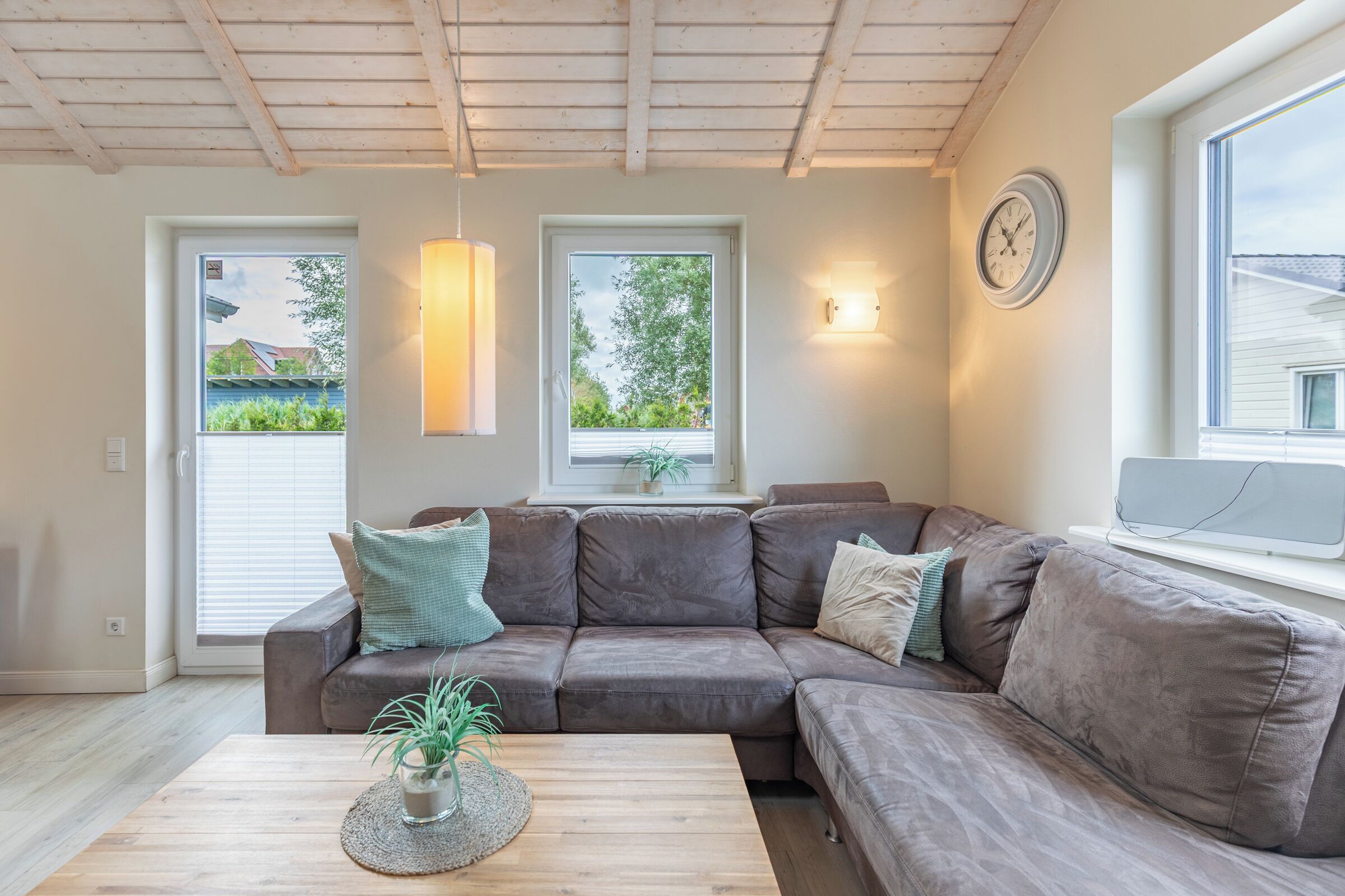 TV, fireplace, stereo